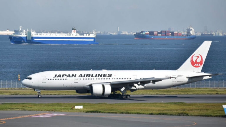 日本航空（JAL）の飛行機の写真