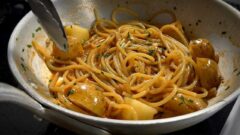 YouTubeチャンネル『ファビオ飯 /イタリア料理人の世界』のペペロンチーノの写真