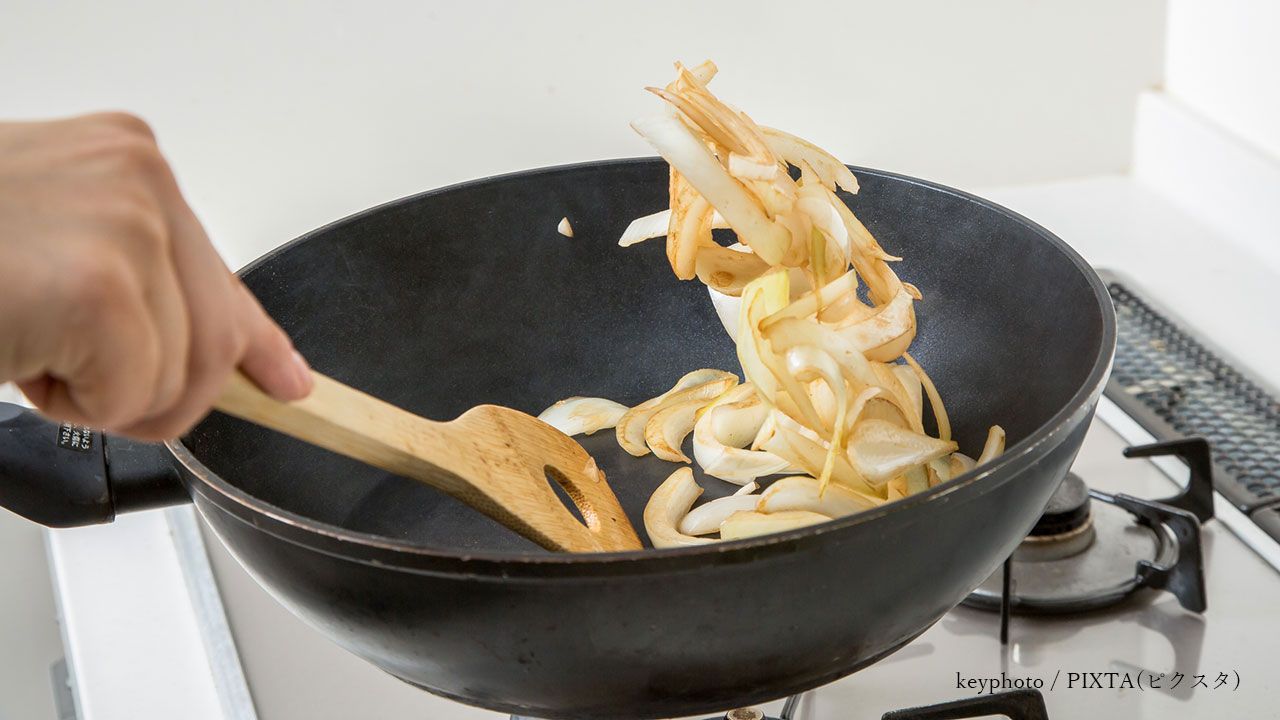 豚の生姜焼きを作る写真