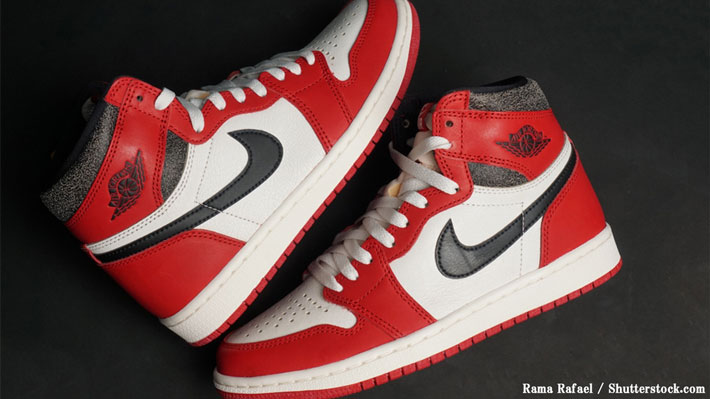 『Air Jordan 1 Retro High OG Chicago Lost & Found』の写真